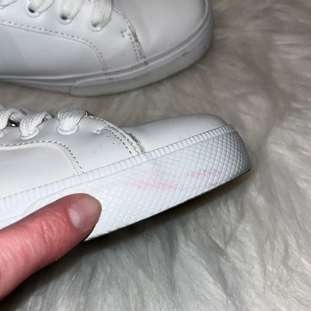 TOMMY Hilfiger white synthetic leather tie sneaker with iridescent panels size 9